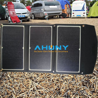 Un bon prix. Chargeur solaire pliable portable de 50W pour la vie hors réseau et le camping CE ROHS ISO9001 certifié en ligne