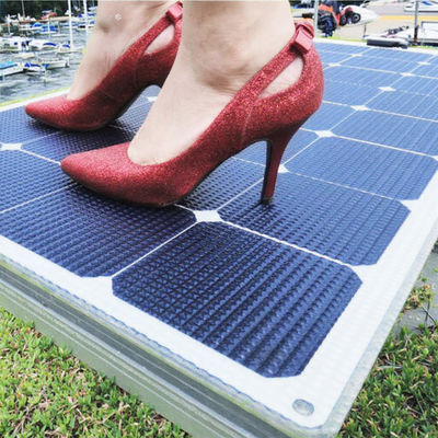 Un bon prix. Black Off Grid Panneaux solaires monocristallins portables 55W 12V Pour le camping-car bateau de marine pour le stationnement de voiture en ligne