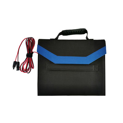 Un bon prix. Vente à chaud 50W Portable Kit de panneau solaire pliable Petite taille Léger pour la maison et le camping Charges 12V batterie en ligne